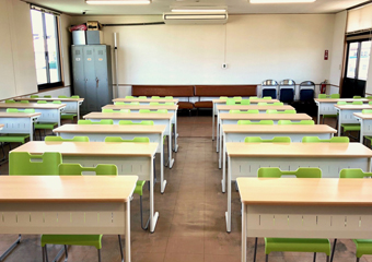 school-classroom01.jpg